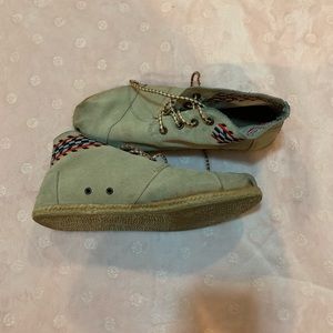 Toms Size W8.5